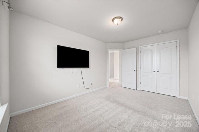 17124 Snug Harbor Road, Charlotte, NC 28278