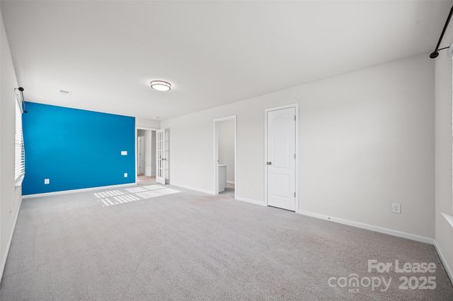 17124 Snug Harbor Road, Charlotte, NC 28278