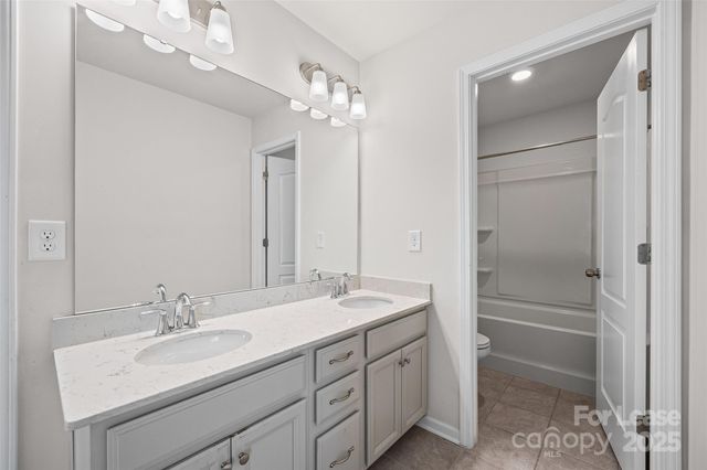 17124 Snug Harbor Road, Charlotte, NC 28278