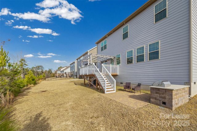 17124 Snug Harbor Road, Charlotte, NC 28278