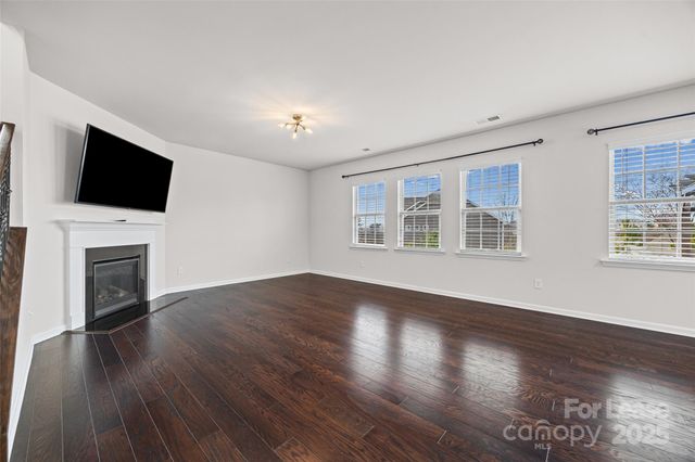 17124 Snug Harbor Road, Charlotte, NC 28278