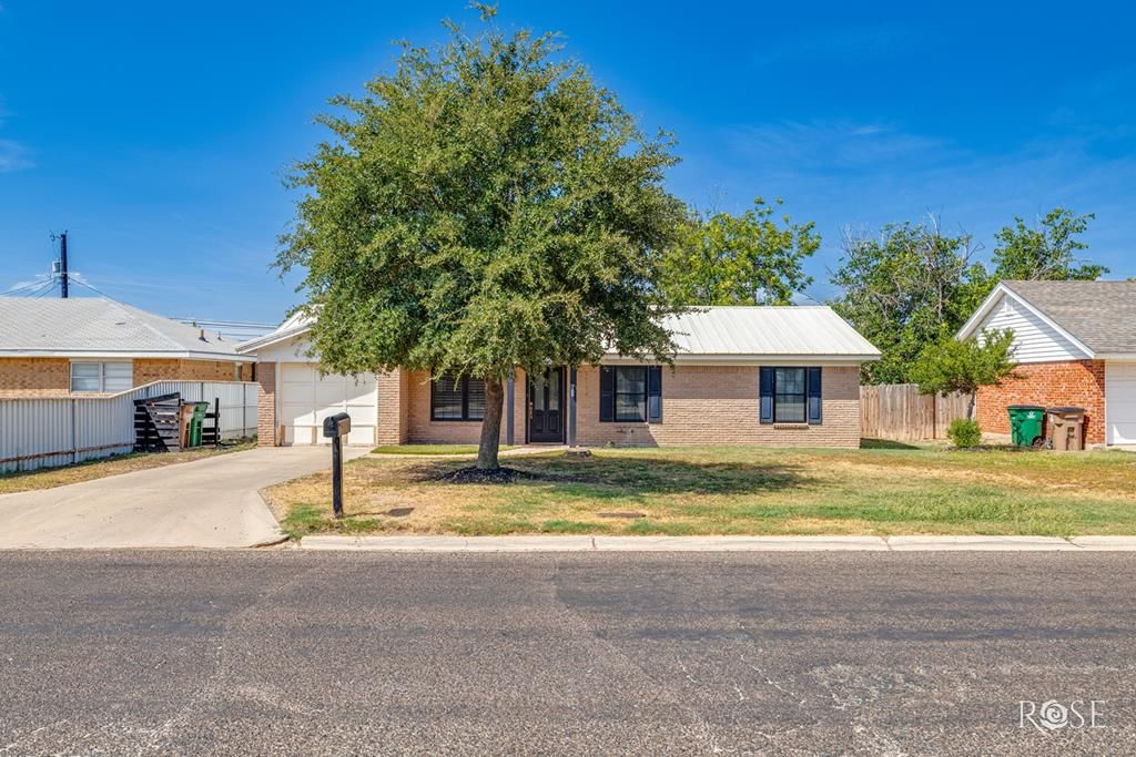 Image 1 of property listing at 510 E Riverside Ave, San Angelo, TX 76905