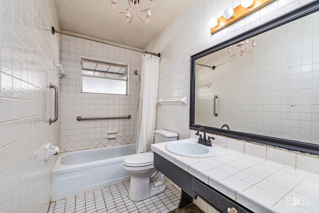 Image 13 of property listing at 510 E Riverside Ave, San Angelo, TX 76905