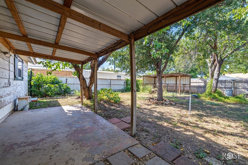 Image 16 of property listing at 510 E Riverside Ave, San Angelo, TX 76905