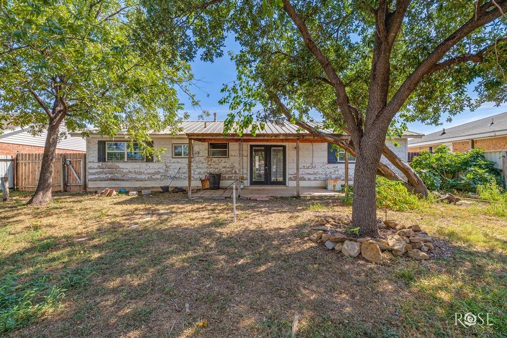 Image 17 of property listing at 510 E Riverside Ave, San Angelo, TX 76905