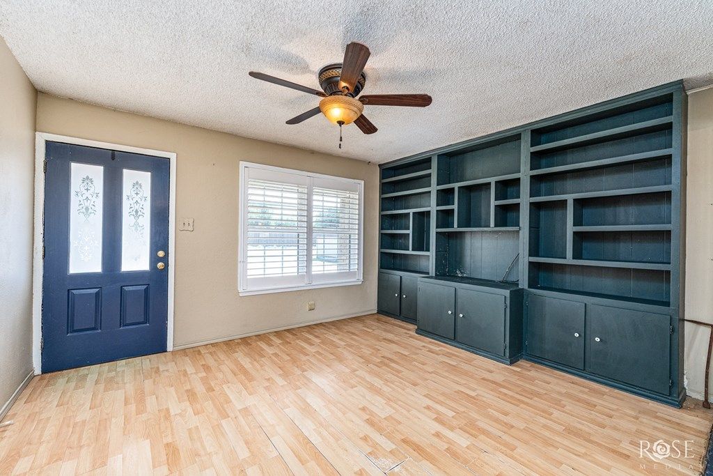 Image 4 of property listing at 510 E Riverside Ave, San Angelo, TX 76905