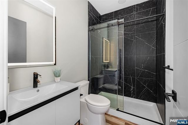 1435 10th Street 208, Fort Lee, NJ 07024