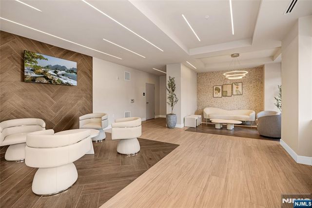 1435 10th Street 208, Fort Lee, NJ 07024