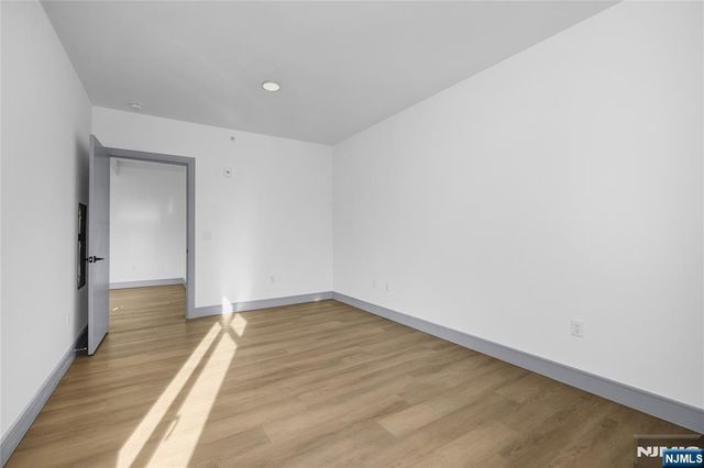 1435 10th Street 208, Fort Lee, NJ 07024