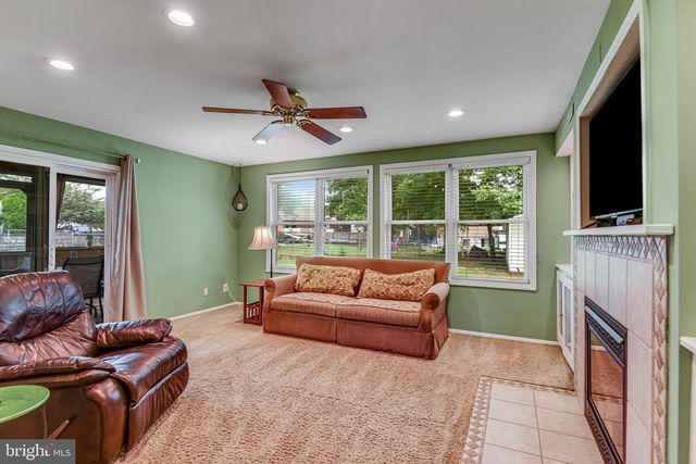 9728 KING GEORGE DR, Manassas, VA 20109