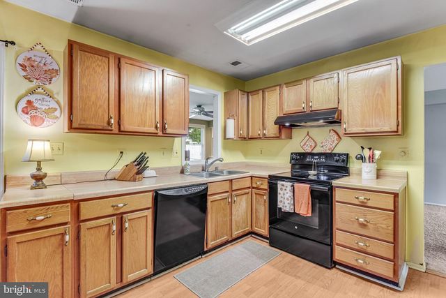 9728 KING GEORGE DR, Manassas, VA 20109