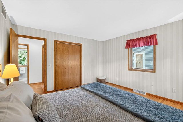 N6666 Upper Shorewood Hill Road, Lake Mills, WI 53551