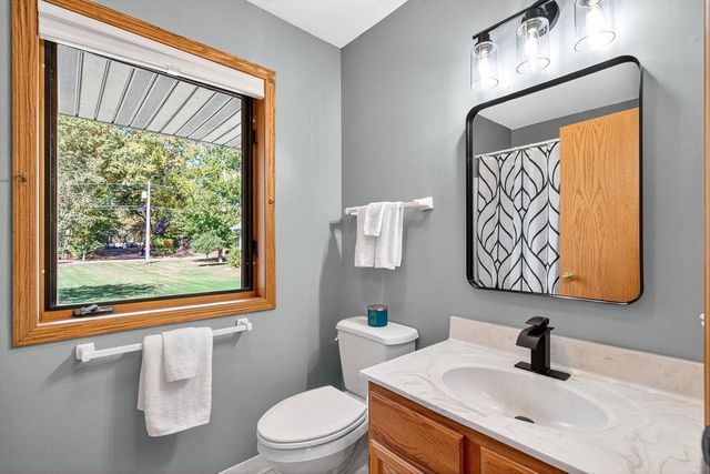 N6666 Upper Shorewood Hill Road, Lake Mills, WI 53551