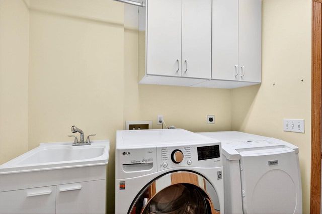 N6666 Upper Shorewood Hill Road, Lake Mills, WI 53551