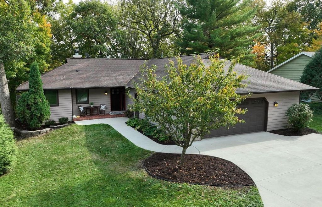 N6666 Upper Shorewood Hill Road, Lake Mills, WI 53551