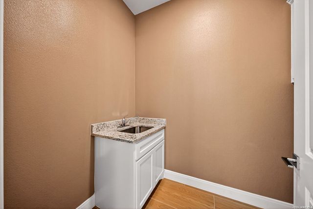 123 John T Court, Castroville, TX 78009