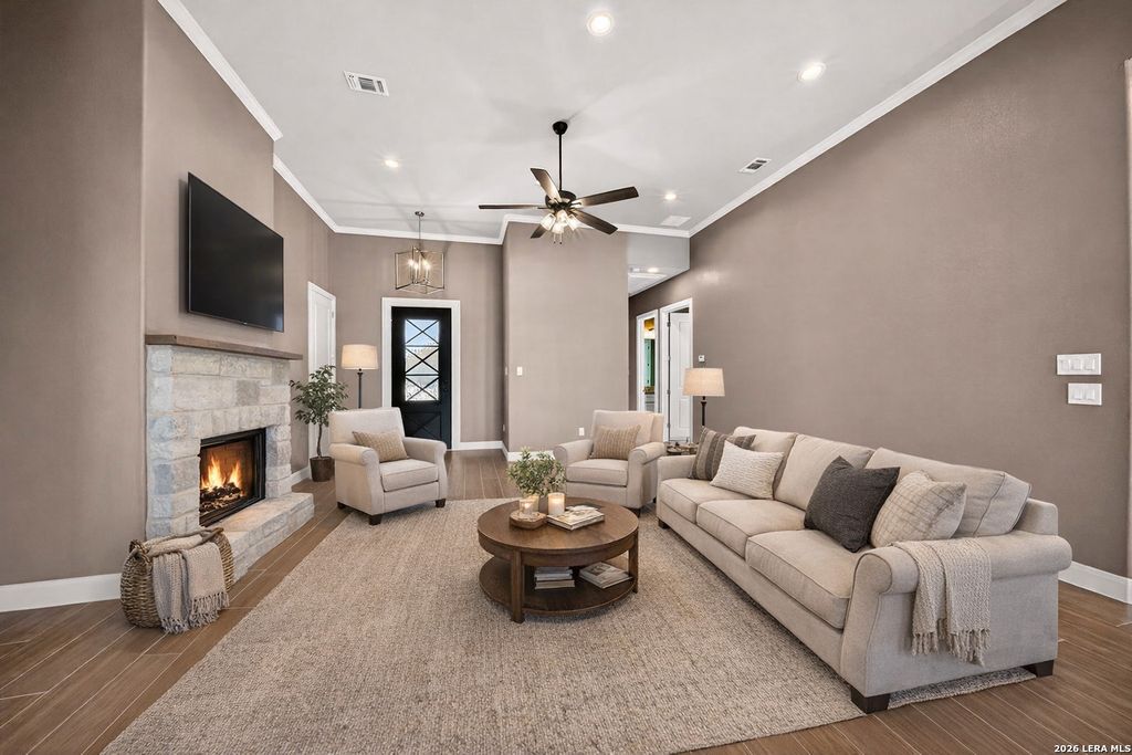 123 John T Court, Castroville, TX 78009