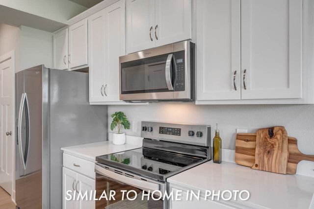 6932 Poppy Court, Johnston, IA 50131