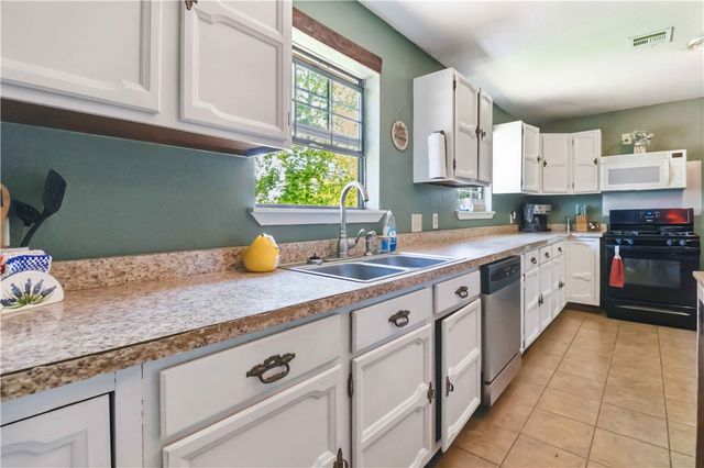 16638 Logan Cave Road, Siloam Springs, AR 72761