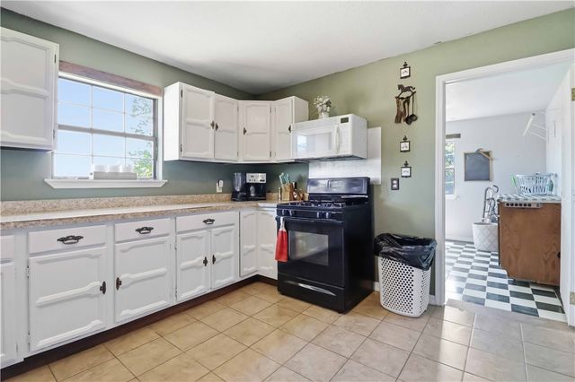 16638 Logan Cave Road, Siloam Springs, AR 72761