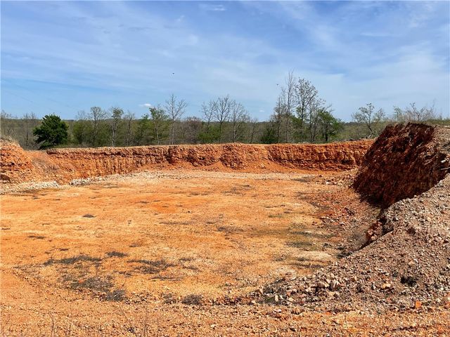 16638 Logan Cave Road, Siloam Springs, AR 72761