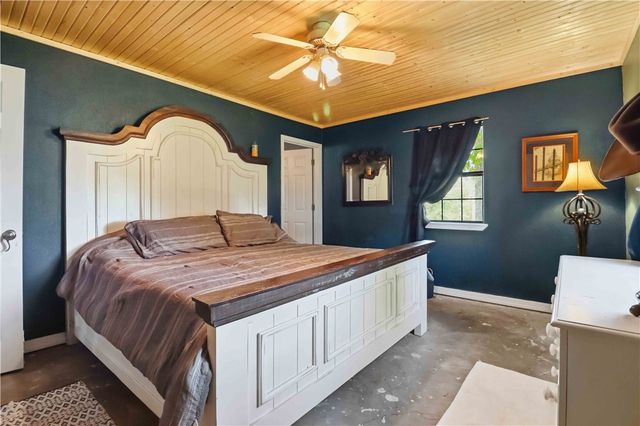 16638 Logan Cave Road, Siloam Springs, AR 72761