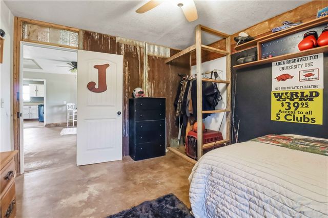 16638 Logan Cave Road, Siloam Springs, AR 72761