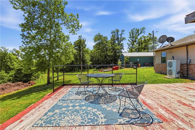 16638 Logan Cave Road, Siloam Springs, AR 72761