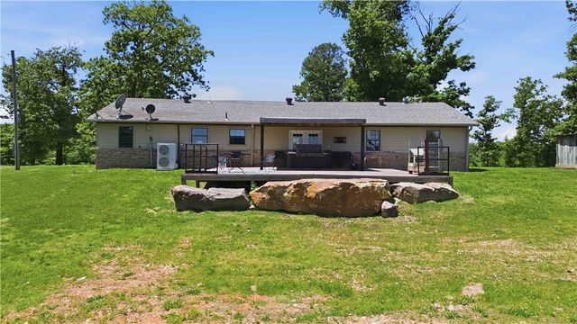 16638 Logan Cave Road, Siloam Springs, AR 72761