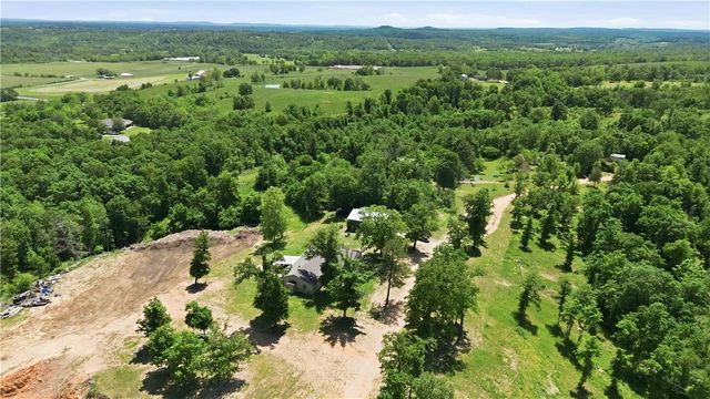 16638 Logan Cave Road, Siloam Springs, AR 72761