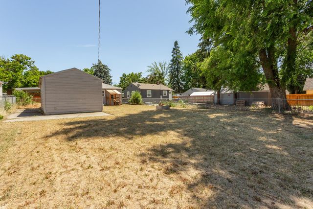 5709 N Cochran St, Spokane, WA 99205