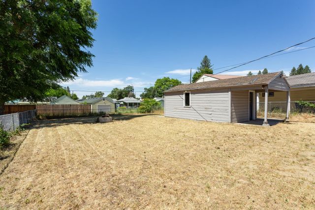 5709 N Cochran St, Spokane, WA 99205