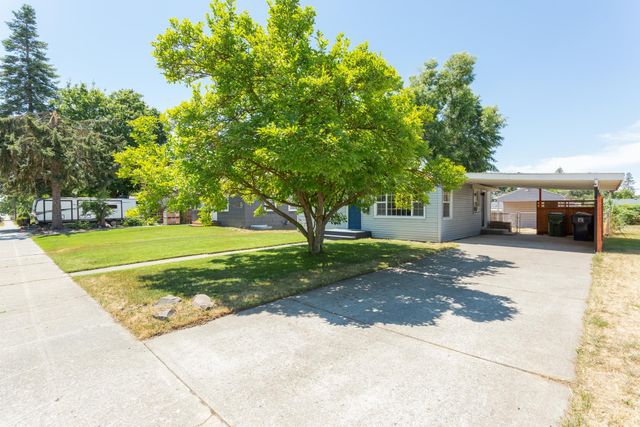 5709 N Cochran St, Spokane, WA 99205