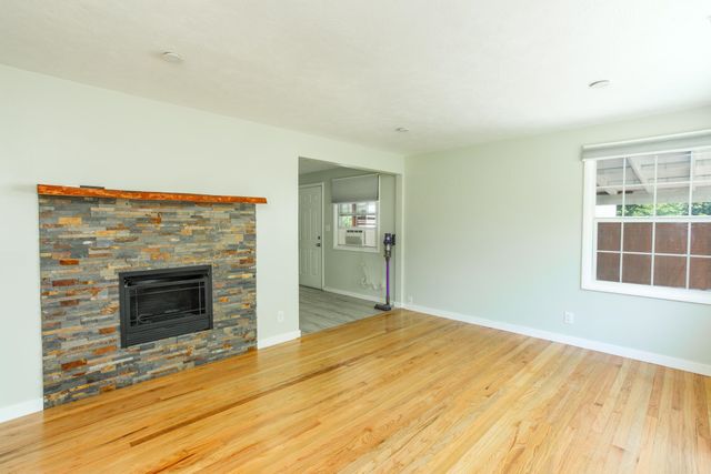5709 N Cochran St, Spokane, WA 99205
