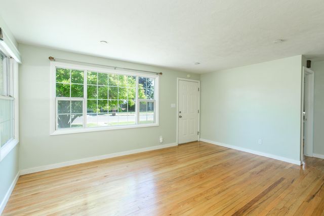 5709 N Cochran St, Spokane, WA 99205