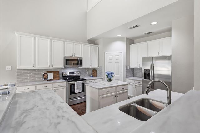 1709 Sunflower Drive, Corinth, TX 76210