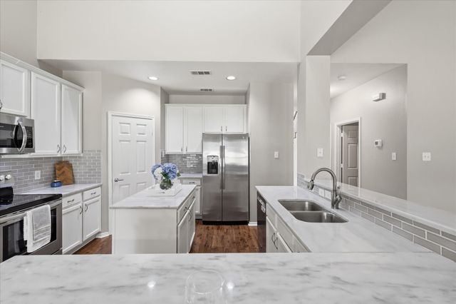 1709 Sunflower Drive, Corinth, TX 76210