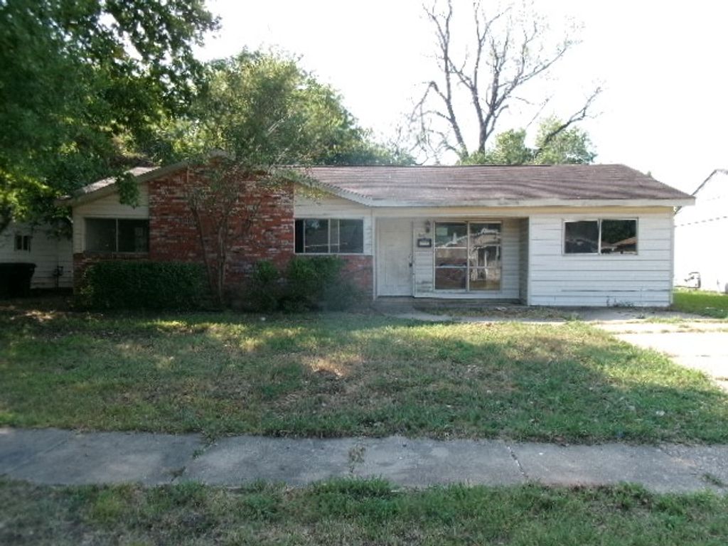 3216 Thunderbird Lane, Bossier City, LA 71112