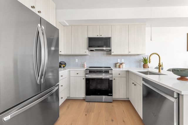 34 Oak Street 202, Boston, MA 02136