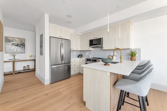 34 Oak Street 202, Boston, MA 02136