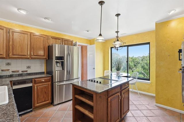 255 College Cross Apt 77, Norfolk, VA 23510