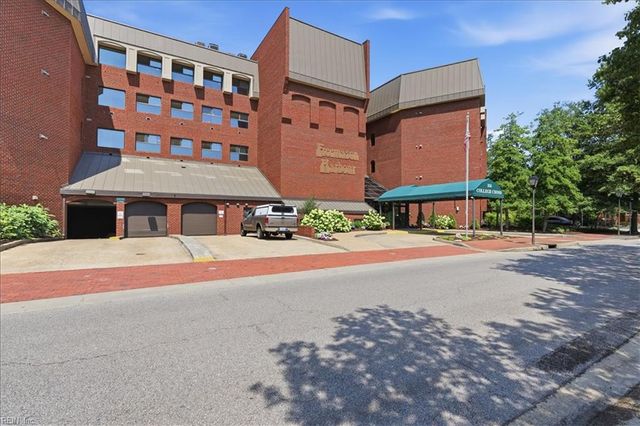 255 College Cross Apt 77, Norfolk, VA 23510