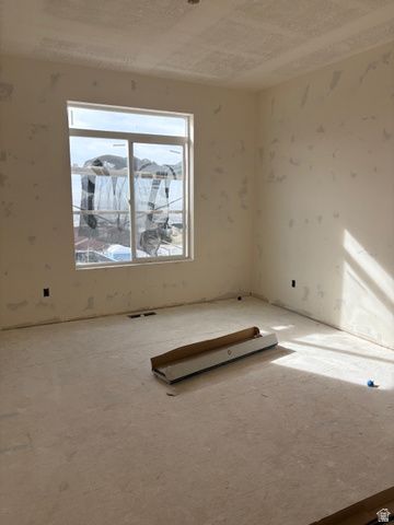 728 E MOUNTAIN ROAD, North Ogden, UT 84414