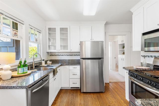 1916 E McGraw Street, Seattle, WA 98112