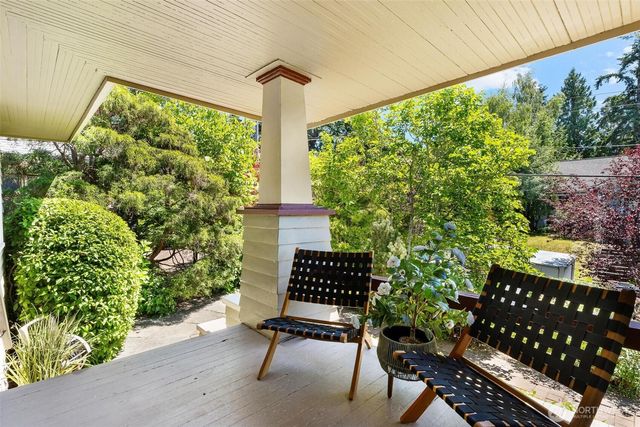 1916 E McGraw Street, Seattle, WA 98112