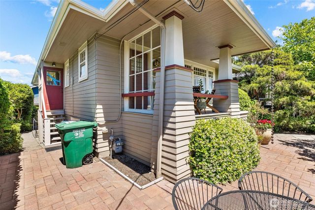 1916 E McGraw Street, Seattle, WA 98112