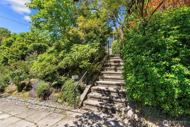 1916 E McGraw Street, Seattle, WA 98112