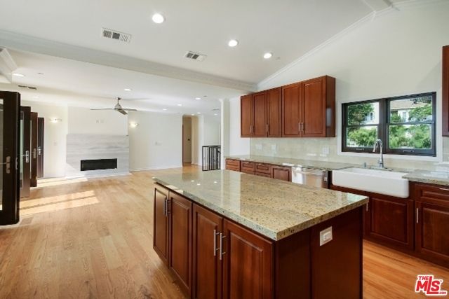 1420 ASHLAND Avenue, Santa Monica, CA 90405