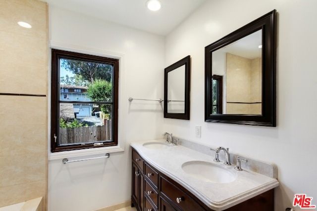 1420 ASHLAND Avenue, Santa Monica, CA 90405