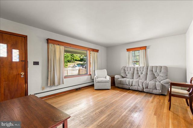 246 MARYLAND AVE, Hancock, MD 21750